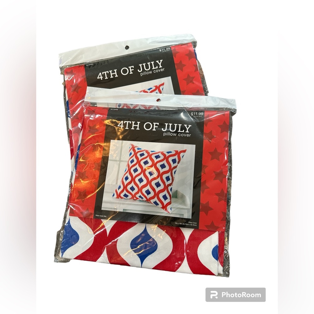 NWT 2 18x18 Red/White/Blue/‎ July 4th Pillow Cases